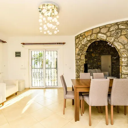 Villa Nelle Art *